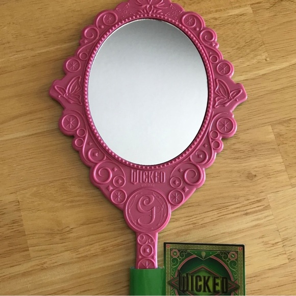 New Wicked Handheld Mirror - Picture 2 of 8